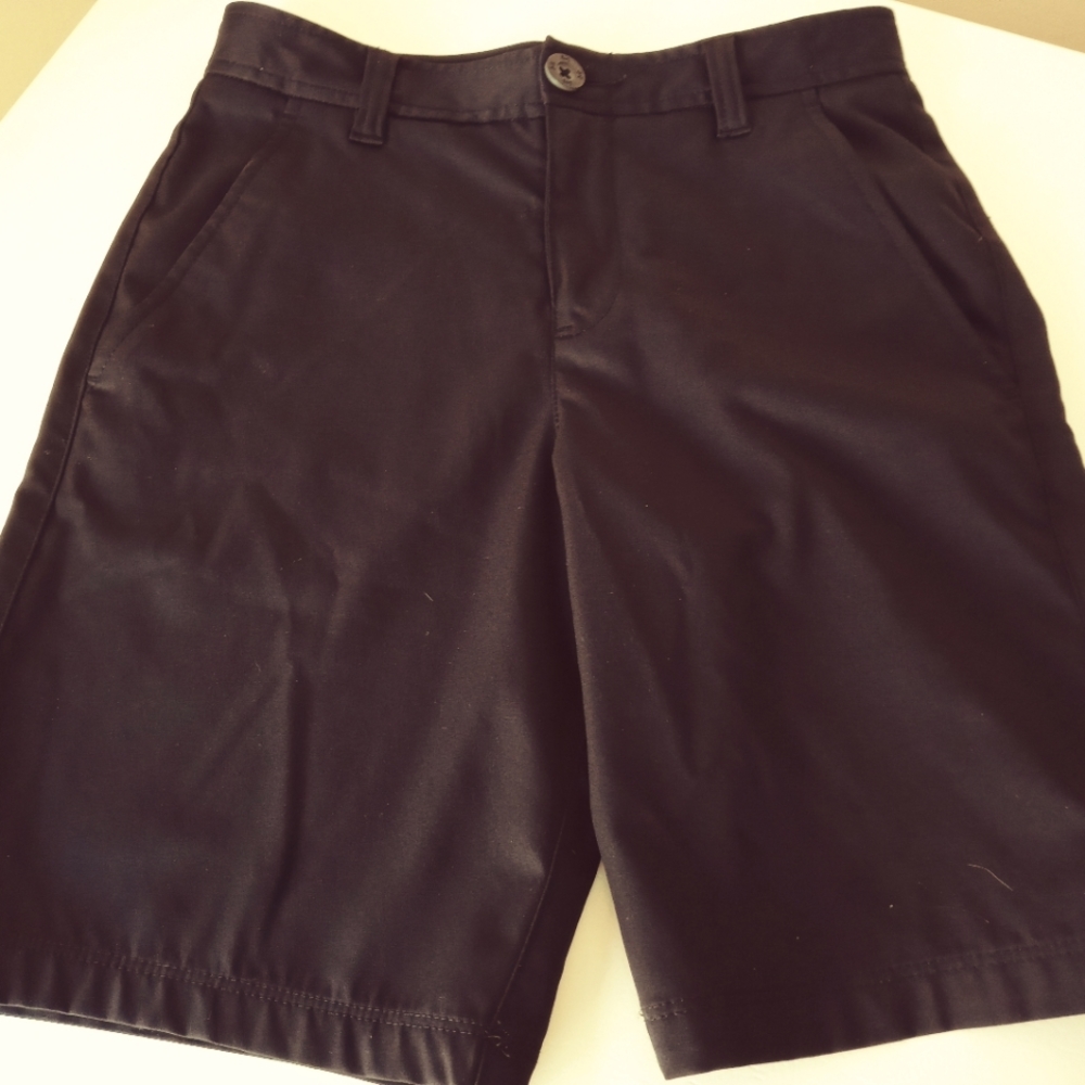 Under Armour black shorts